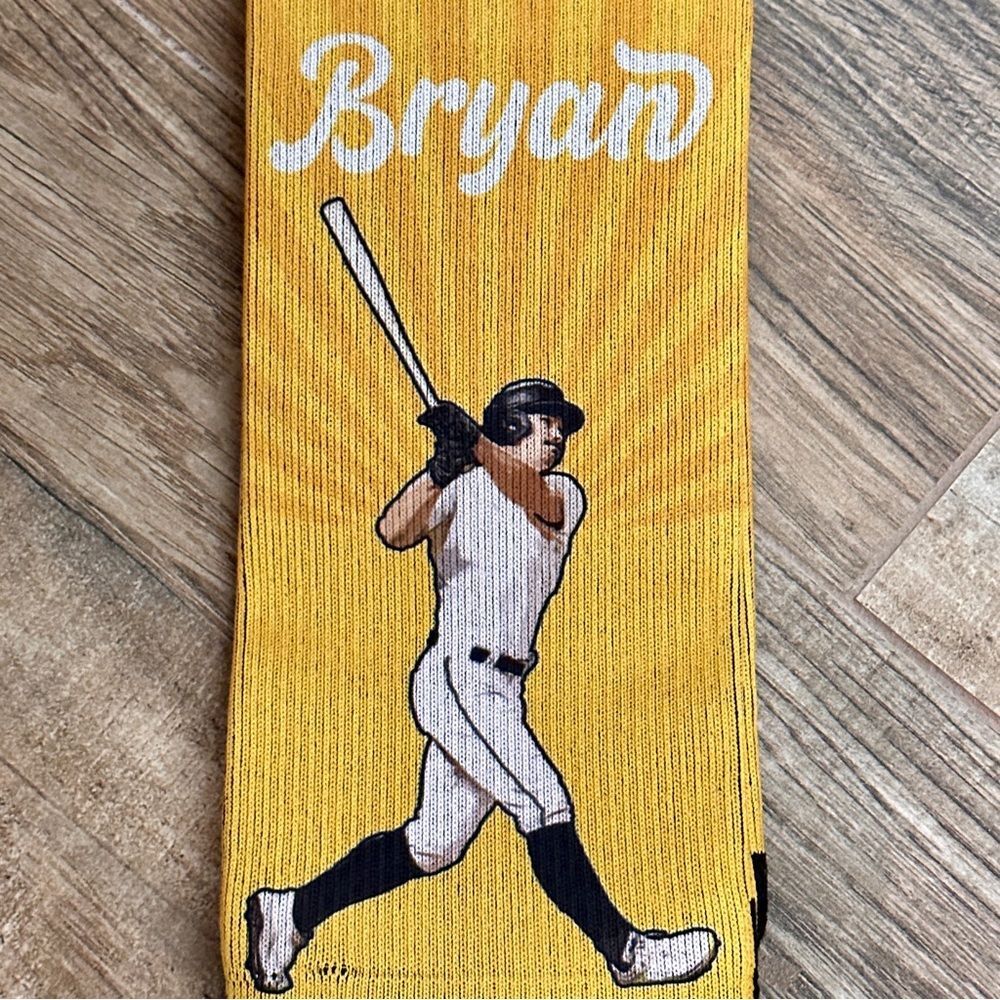 Strideline Bryan Reynolds 10 (Pirates) Retro Novelty Crew Socks - Picture 3 of 5
